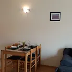 Milos شقة بولا