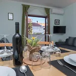 Milos * بولا