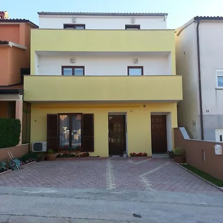 Milos * Pula